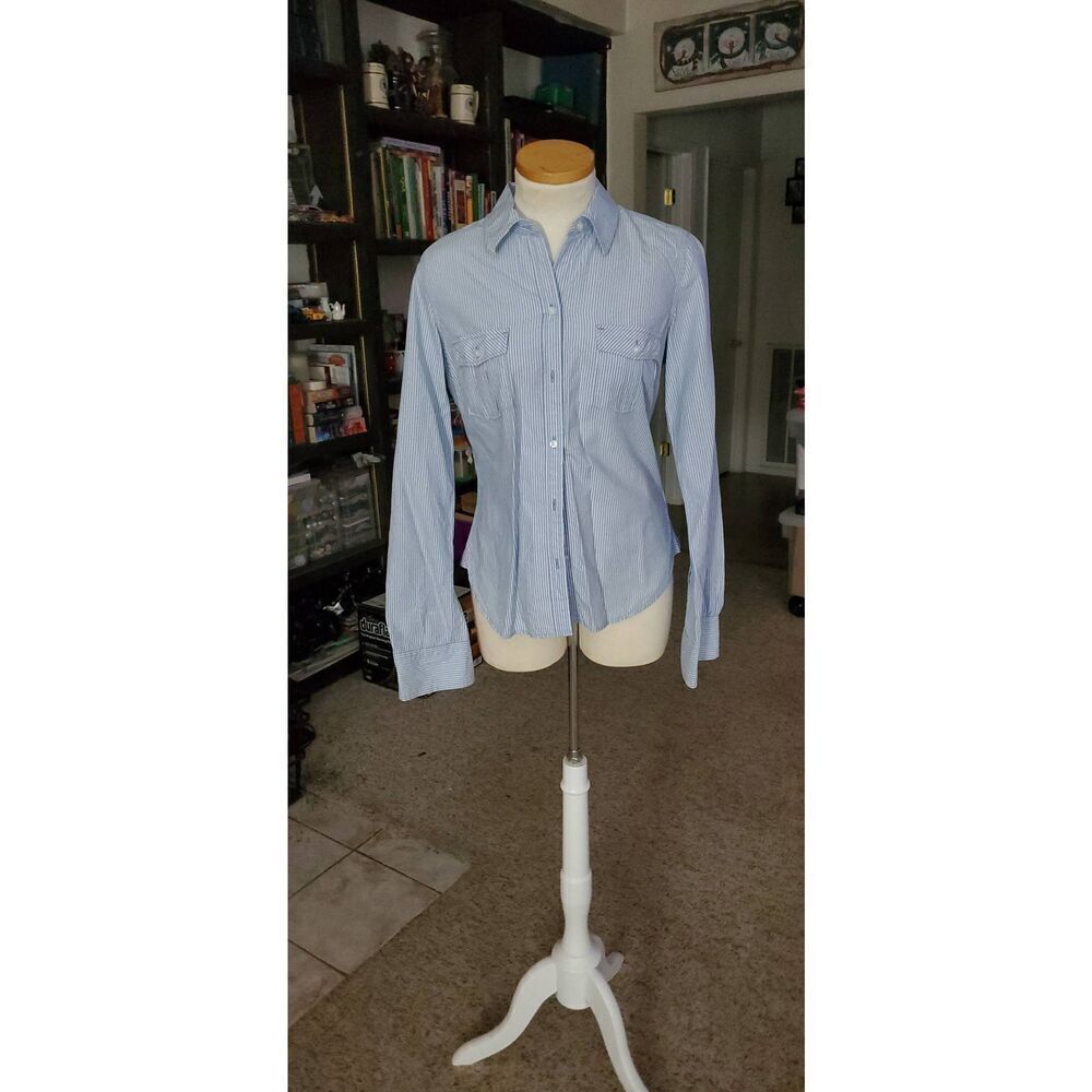 NWOT AMERICAN EAGLE "FAVORITE: YOUNG WOMENS BUTTON 'UP